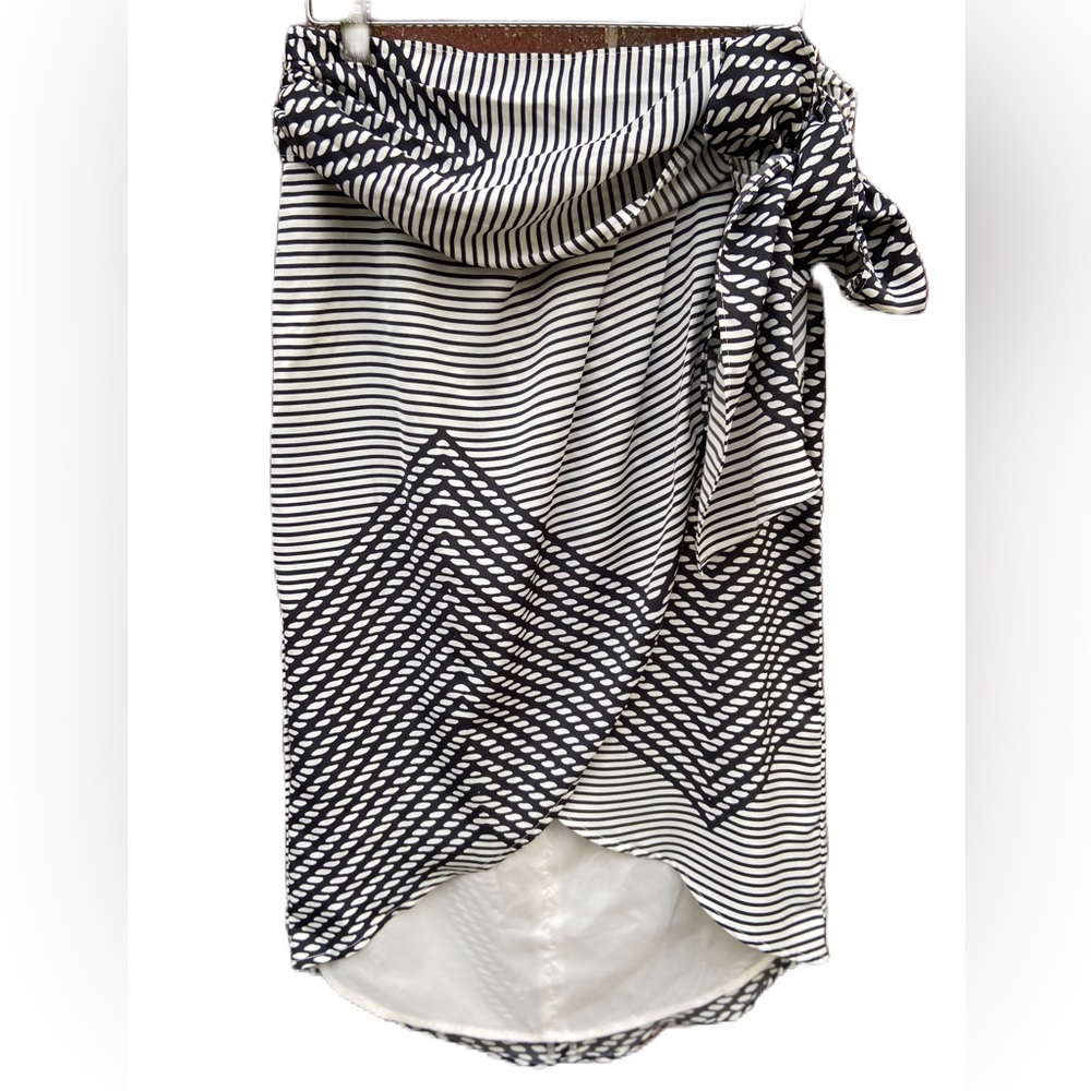 Banana Republic Black and White Wrap-Style Skirt